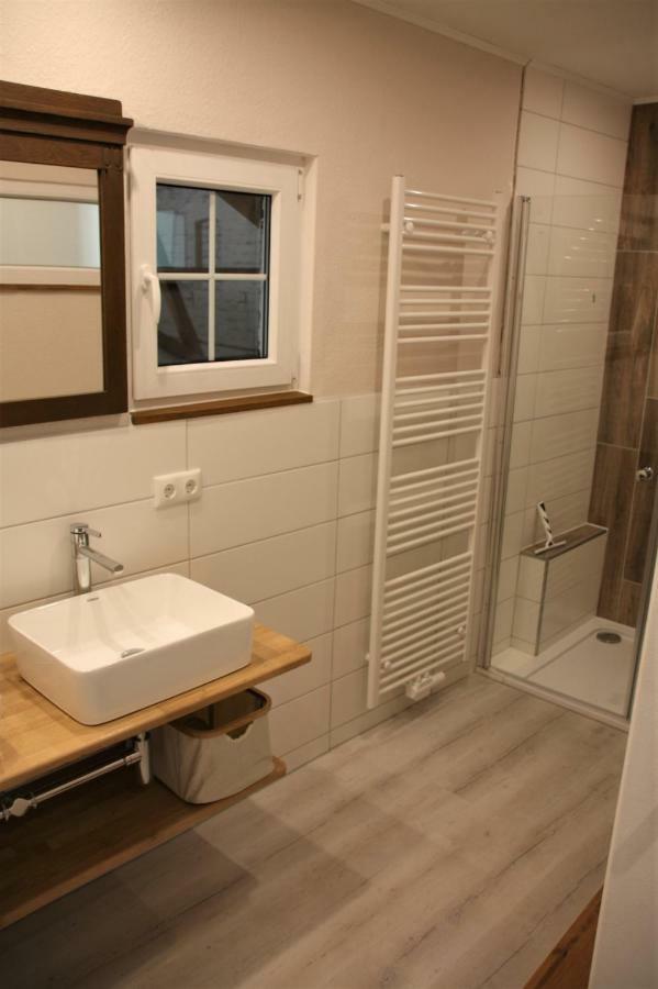 Grosse, Helle Ferienwohnung Mit 2 Balkonen Auf Dem Bauernhof In Der Lueneburger Heide Oetzen Exterior photo