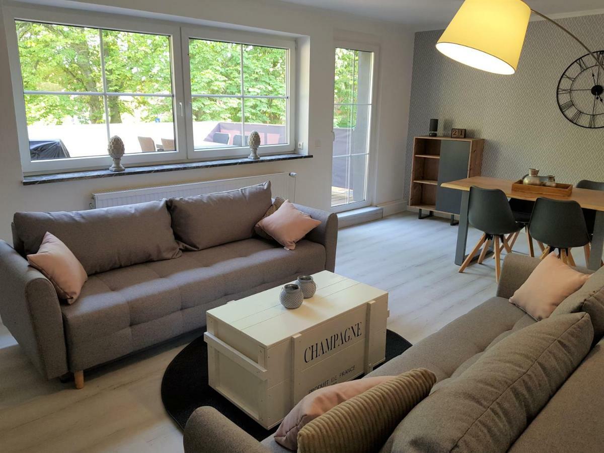 Grosse, Helle Ferienwohnung Mit 2 Balkonen Auf Dem Bauernhof In Der Lueneburger Heide Oetzen Exterior photo
