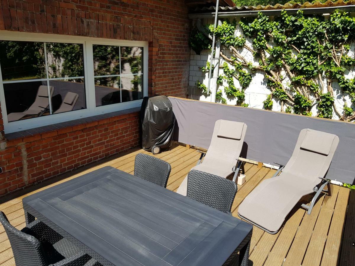 Grosse, Helle Ferienwohnung Mit 2 Balkonen Auf Dem Bauernhof In Der Lueneburger Heide Oetzen Exterior photo