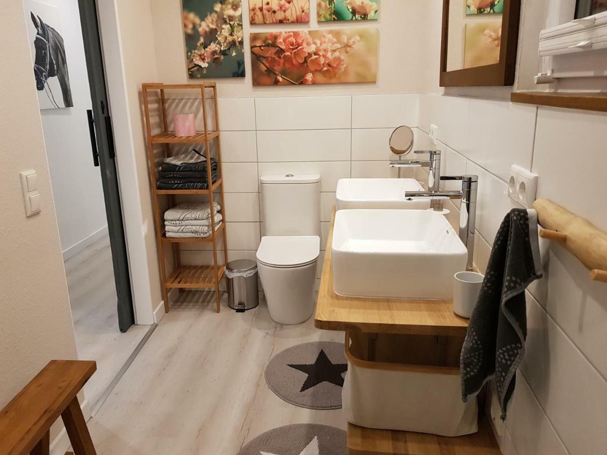 Grosse, Helle Ferienwohnung Mit 2 Balkonen Auf Dem Bauernhof In Der Lueneburger Heide Oetzen Exterior photo