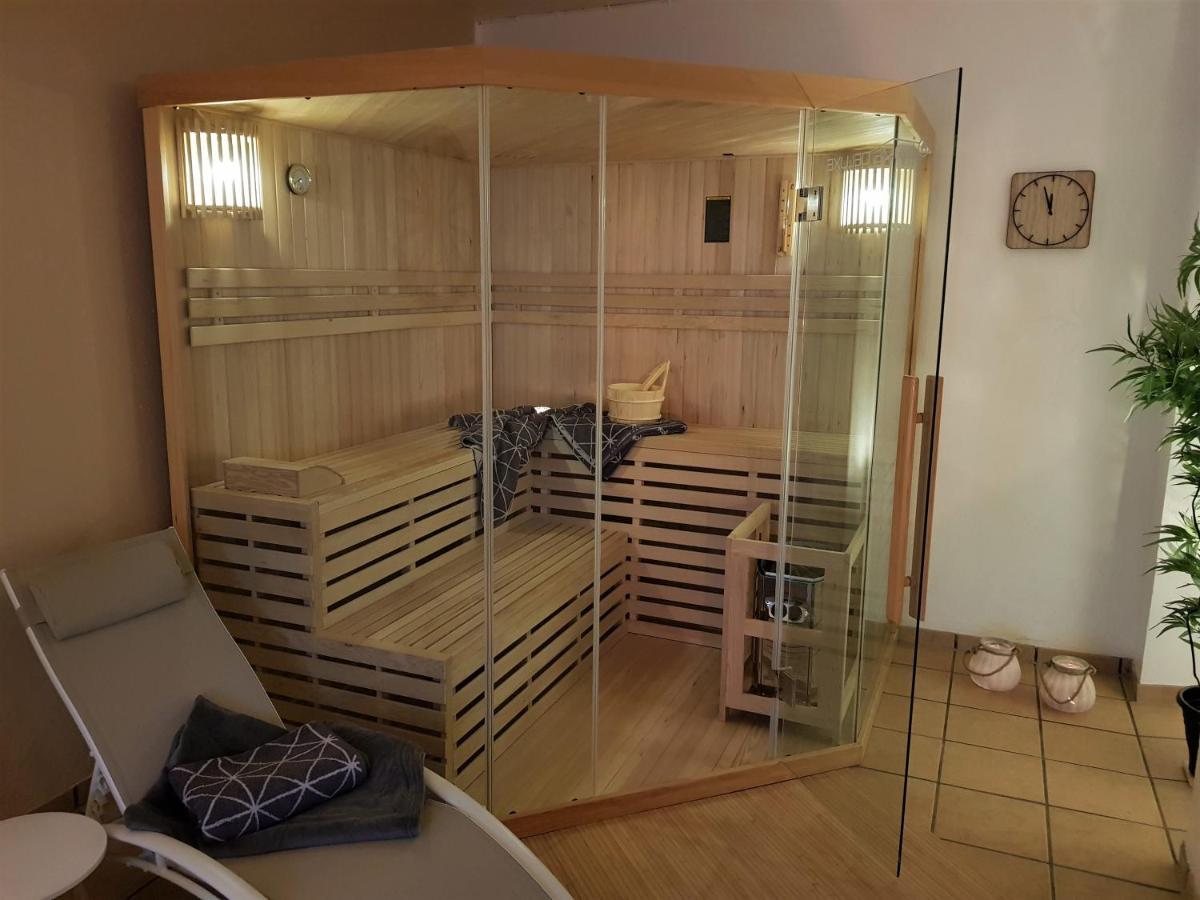 Grosse, Helle Ferienwohnung Mit 2 Balkonen Auf Dem Bauernhof In Der Lueneburger Heide Oetzen Exterior photo