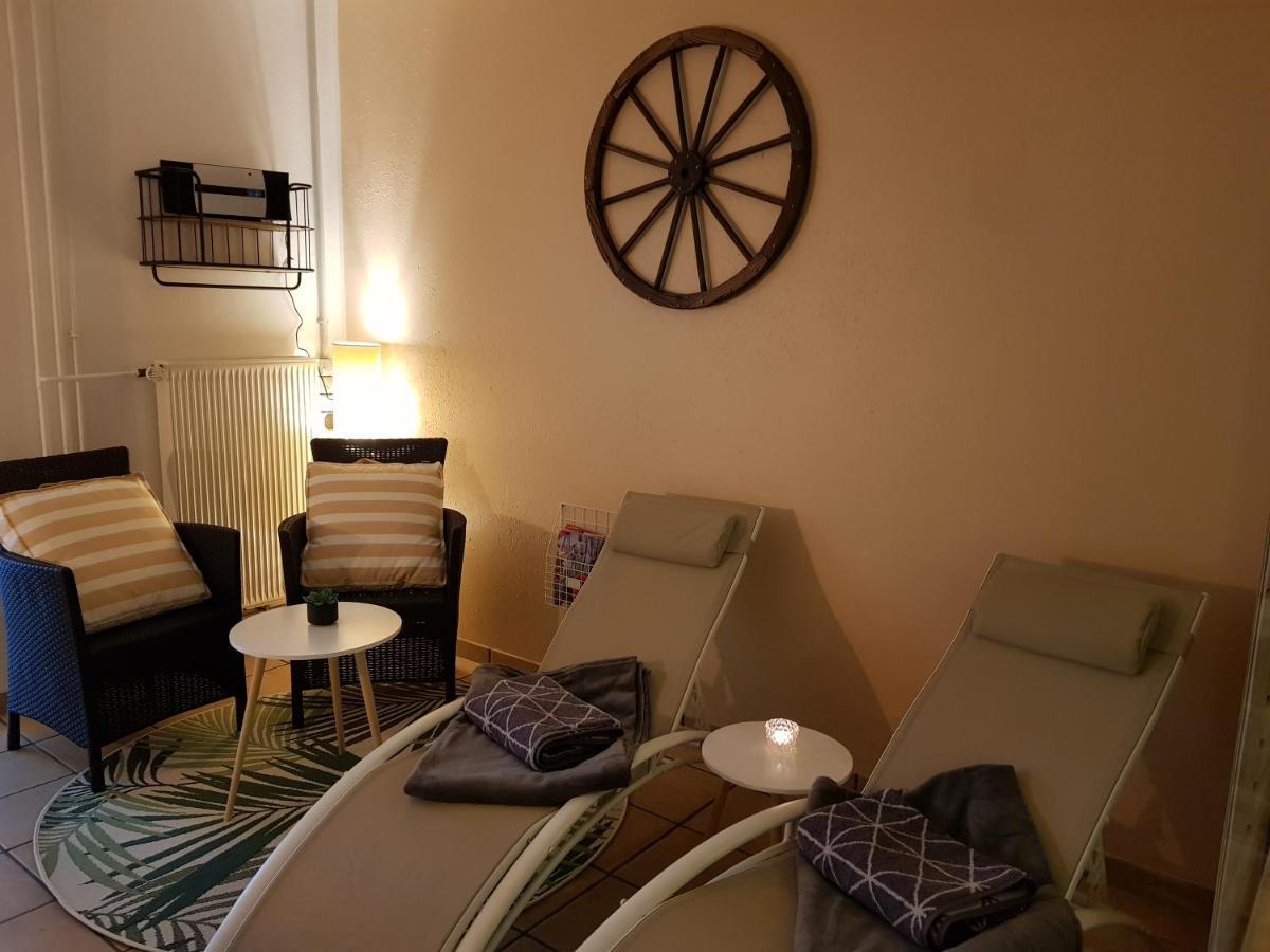 Grosse, Helle Ferienwohnung Mit 2 Balkonen Auf Dem Bauernhof In Der Lueneburger Heide Oetzen Exterior photo